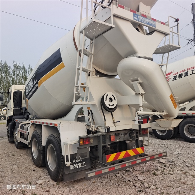 *Low Priced Chassis High Power Engine Mobile Drum Ready Concrete Mixer Truck 8*4